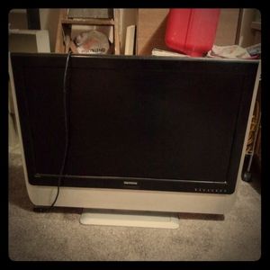 37 inch flatscreen lcd tv and game monitor